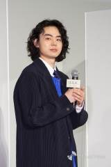 坂元裕二氏、菅田将暉は「光と闇を持っている唯一無二の存在」