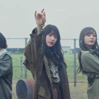 乃木坂46、メンバーが武器を持って戦いに挑む「Wilderness world」MV公開
