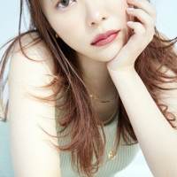 シェアできたらいいな、指原莉乃　初のコスメムック本