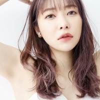 指原莉乃　初のコスメムック本