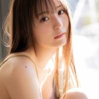 吉井美優、グラビアで美スタイル披露