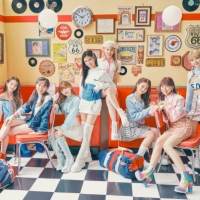 NiziU、初のダブルAサイドシングル「Take a picture／Poppin’ Shakin’」発売決定