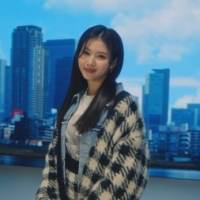 コブクロ「卒業」新MUSIC VIDEOにTWICEのSANAが出演