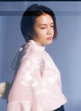 YUI、セルフカバーミニアルバム「NATURAL」から全国６局音源解禁決定