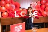 倉木麻衣、“ハジメテ”のチョコレートスイーツ作り披露「緊張して手が震えている」
