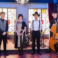 山本彩、高齢熟女バーでドラマ主題歌「ドラマチックに乾杯」を披露