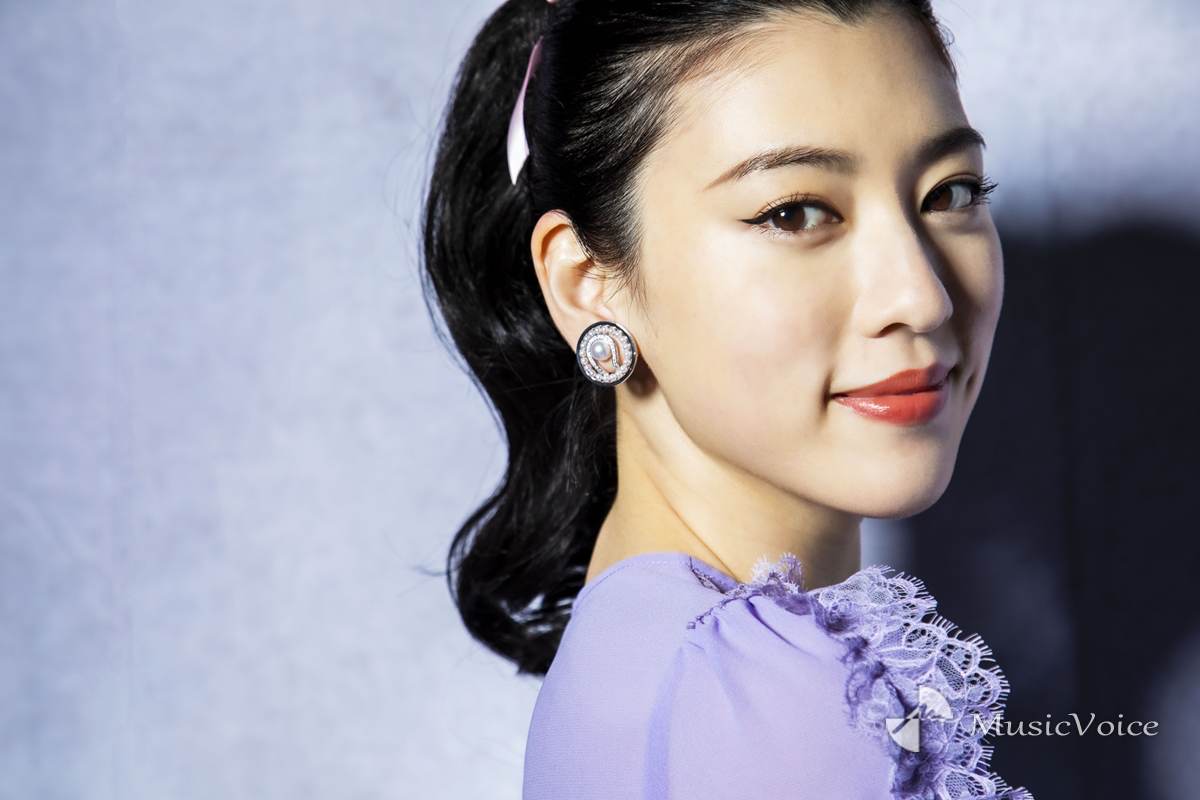 三吉彩花