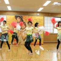樋口日奈ら“フラガール”が初お披露目「