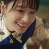 新垣結衣、手際良く料理