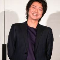 藤原竜也、竹内涼真『太陽は動かない』公開御礼舞台挨拶