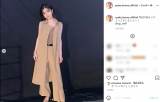 紺野彩夏、ワントーンでまとめた肩出しコーデに「衝撃的な可愛さ」