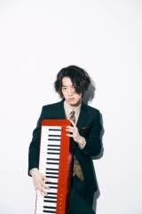 ピアニスト・YouTuber角野隼斗、CASIO電子楽器アンバサダーに就任