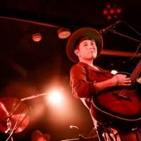堂珍嘉邦、配信ライブで魅せた「音の感情表現」