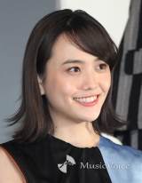 松井愛莉「普段着ない」ワンピースに「少しそわそわ」