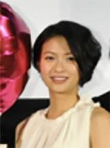 榮倉奈々、美太ももチラリ　コート姿が反響「脚キレイ。素敵です」