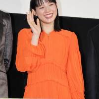 堤真一・石井杏奈『砕け散るところを見せてあげる』公開記念舞台挨拶