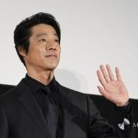 堤真一・石井杏奈『砕け散るところを見せてあげる』公開記念舞台挨拶