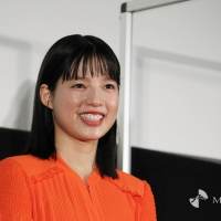 堤真一・石井杏奈『砕け散るところを見せてあげる』公開記念舞台挨拶