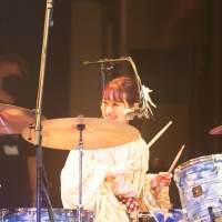 武藤彩未、生誕ライブでドラム＆新曲を初披露
