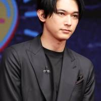 吉沢亮、学生時代「バンドやりたかった」