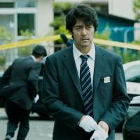 映画『護られなかった者たちへ』場面写真