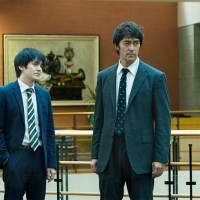 映画『護られなかった者たちへ』場面写真