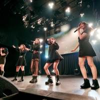 DEAR KISS、デビュー後初のワンマンライブ全17曲パフォーマンス