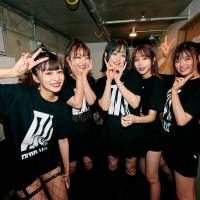 DEAR KISS、デビュー後初のワンマンライブ全17曲パフォーマンス