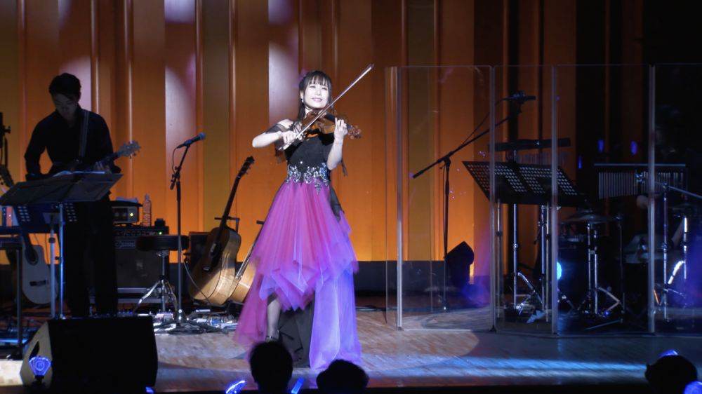 バイオリニスト石川綾子、10周年記念コンサート動画配信スタート