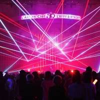 L‘Arc～en～Ciel、1stライヴから30年　記念公演で魅せた“ミライ”