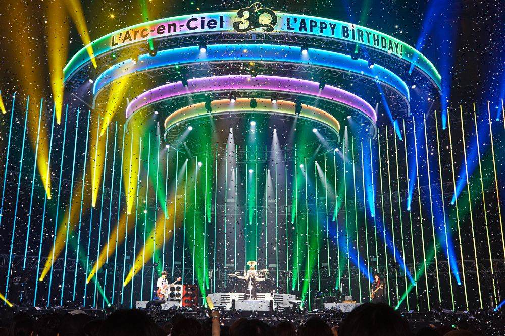 ラルク「まだ始まったばかり」1stライヴから30年　記念公演で魅せた“ミライ”