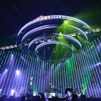 L‘Arc～en～Ciel、1stライヴから30年　記念公演で魅せた“ミライ”