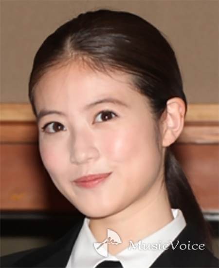 今田美桜、久々自撮り写真　無造作ヘアで大人っぽく「かっこいい！」