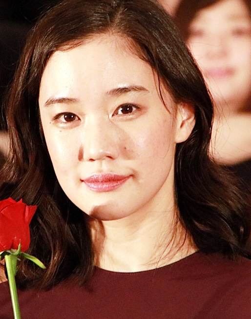 蒼井優、終戦ドラマで妻夫木聡の妻役「最後の最後まで丁寧に演じたい」