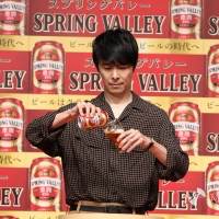 長谷川博己、原田泰造、麻生久美子「ビールはクラフトビールの時代へ」祝杯式