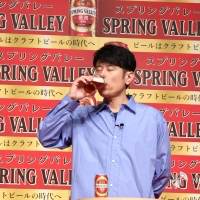 長谷川博己、原田泰造、麻生久美子「ビールはクラフトビールの時代へ」祝杯式
