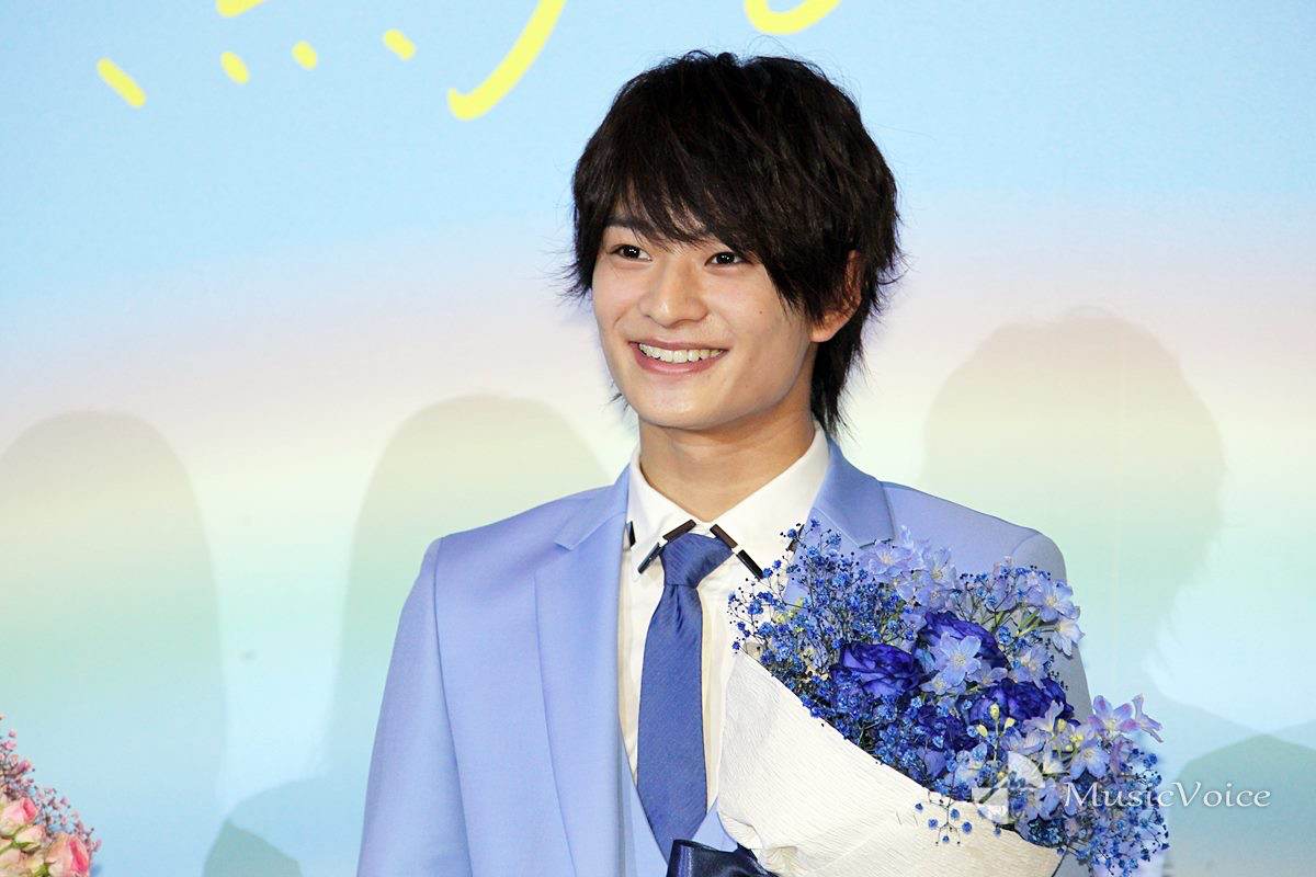 美 少年・浮所飛貴、役名噛むも愛嬌　初主演作で「ニコニコになって」
