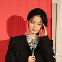 平手友梨奈『ザ・ファブル　殺さない殺し屋』公開初日舞台挨拶