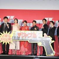 『ザ・ファブル　殺さない殺し屋』公開初日舞台挨拶