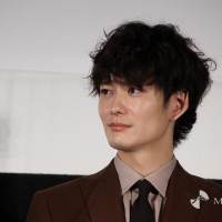 岡田将生、芳根京子の涙にしみじみ　咲ちゃんにスマイルも