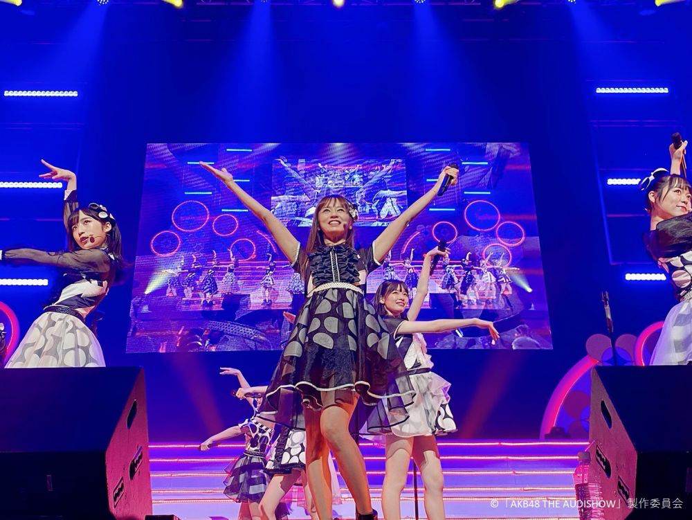 鈴木亜美、AKBセンターで圧巻パフォーマンスに反響「あり得ない39歳、、凄すぎる」