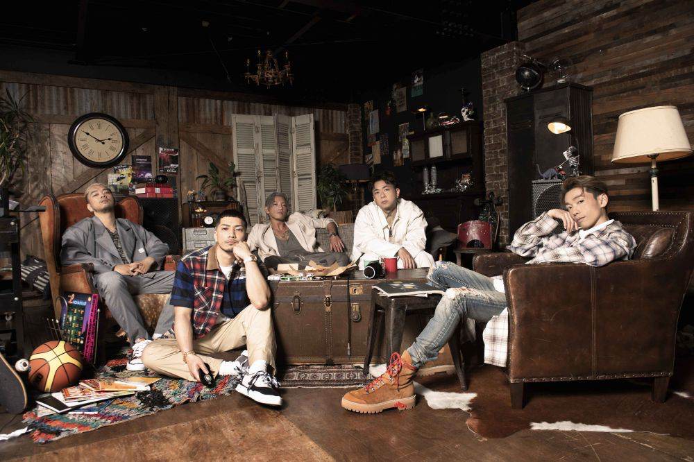 DOBERMAN INFINITY、８月25日「夏化粧／Updating Life」発売決定