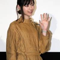 西野七瀬『鳩の撃退法』完成披露舞台挨拶