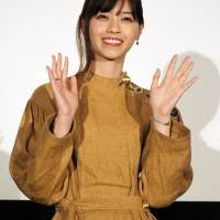 西野七瀬『鳩の撃退法』完成披露舞台挨拶