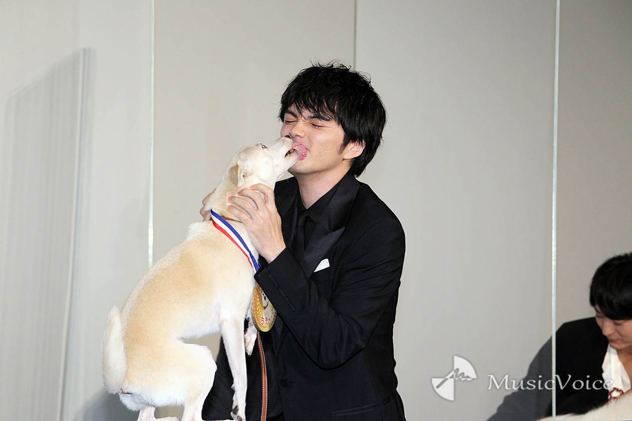 林遣都、距離を縮めるため犬とコソコソ話「『あれは何なんだろうね』とか」