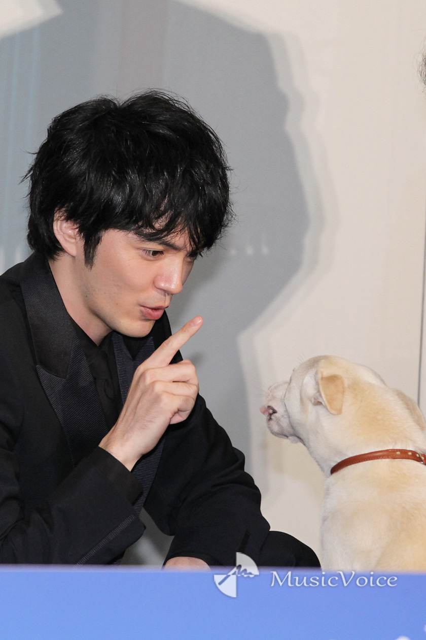 林遣都の優しい空気感　『犬部！』舞台挨拶でにじみ出た人柄