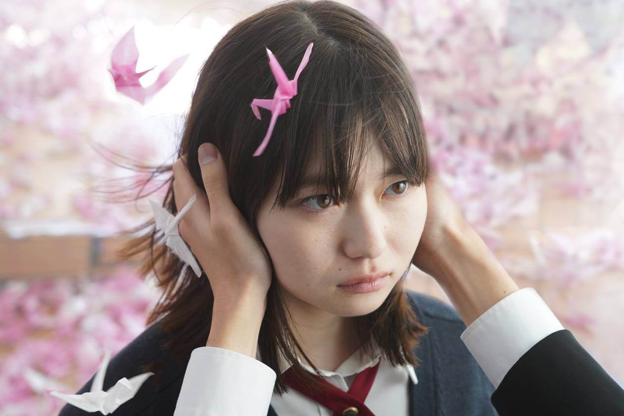 山田杏奈が芋生悠にジュースを口移し？　複雑な関係を彷彿