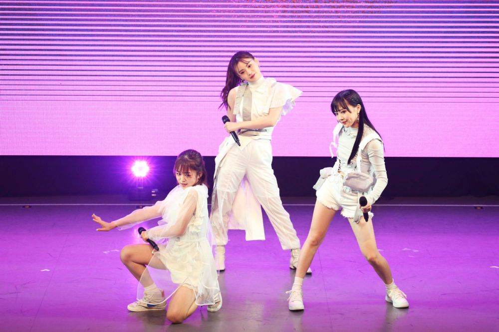 iScream「最初で最後、一生に１回しかない」初のオンラインライブ開催