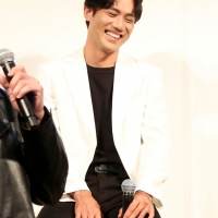 鈴木伸之、ギター弾き語りに初挑戦　SABU監督「泣きそうになりました」
