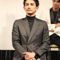 鈴木伸之、ギター弾き語りに初挑戦　SABU監督「泣きそうになりました」